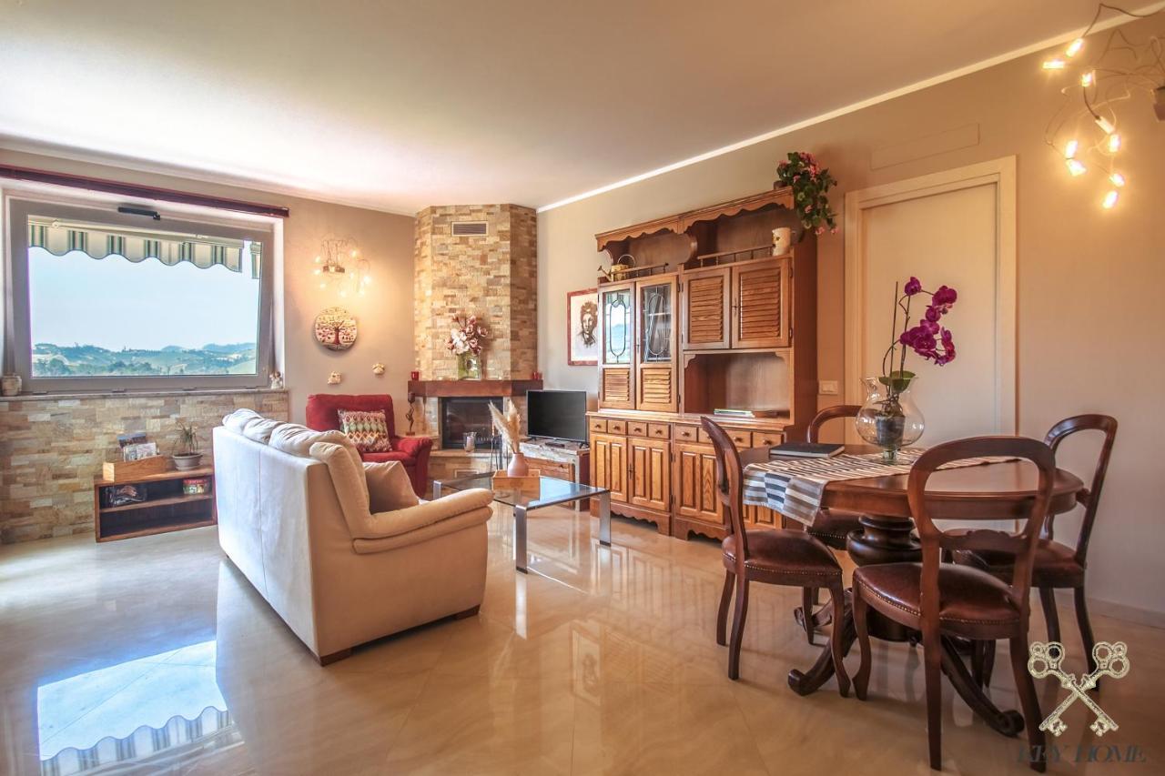Appartamento Sunny House Diano dʼAlba Esterno foto