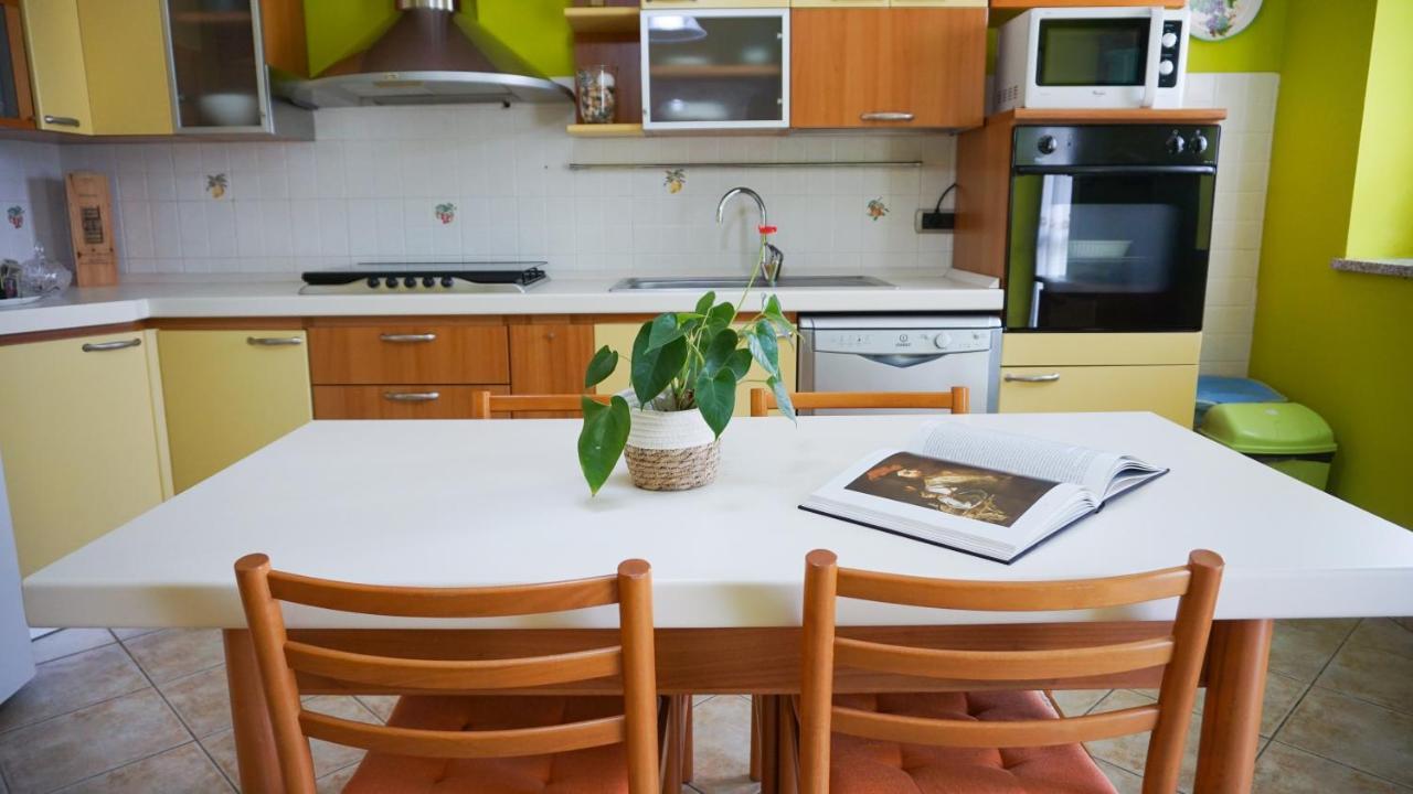 Appartamento Sunny House Diano dʼAlba Esterno foto