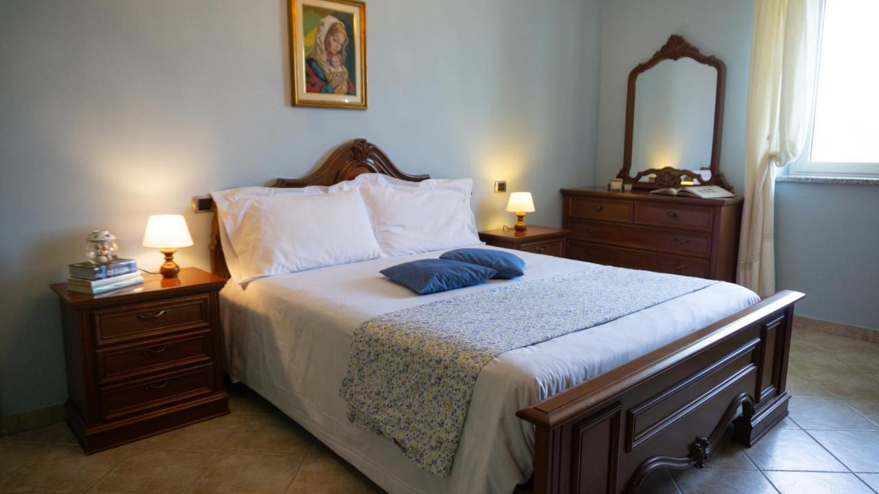 Appartamento Sunny House Diano dʼAlba Esterno foto