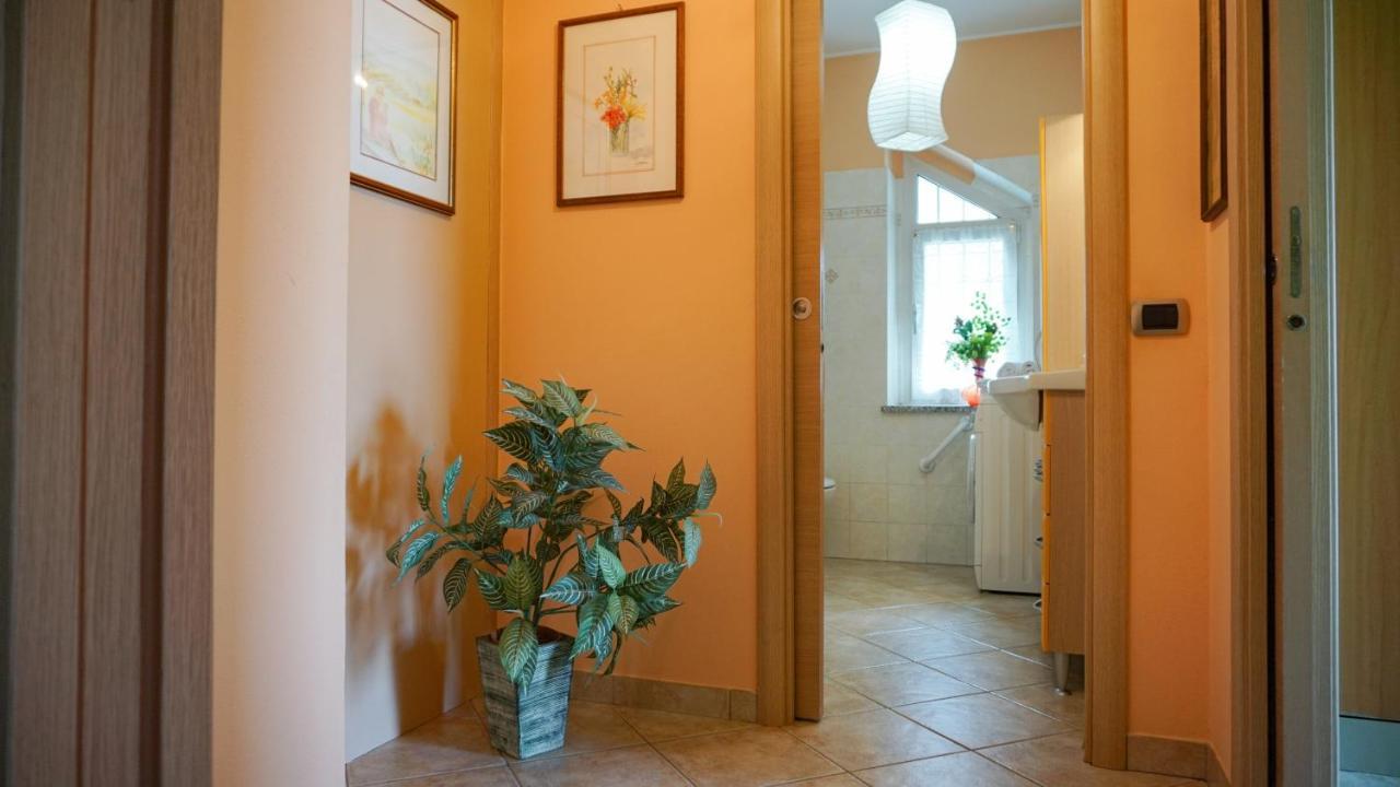 Appartamento Sunny House Diano dʼAlba Esterno foto