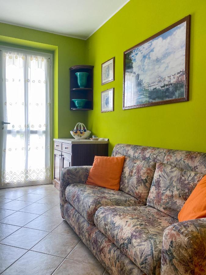 Appartamento Sunny House Diano dʼAlba Esterno foto