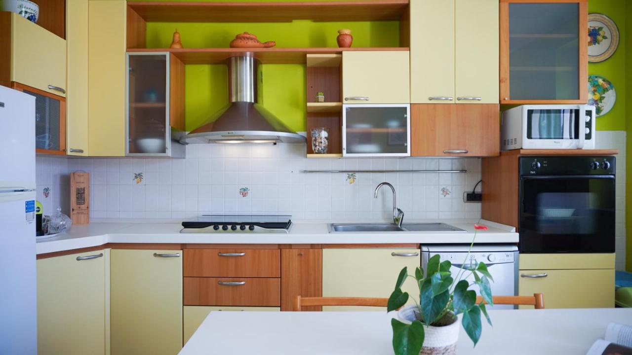 Appartamento Sunny House Diano dʼAlba Esterno foto