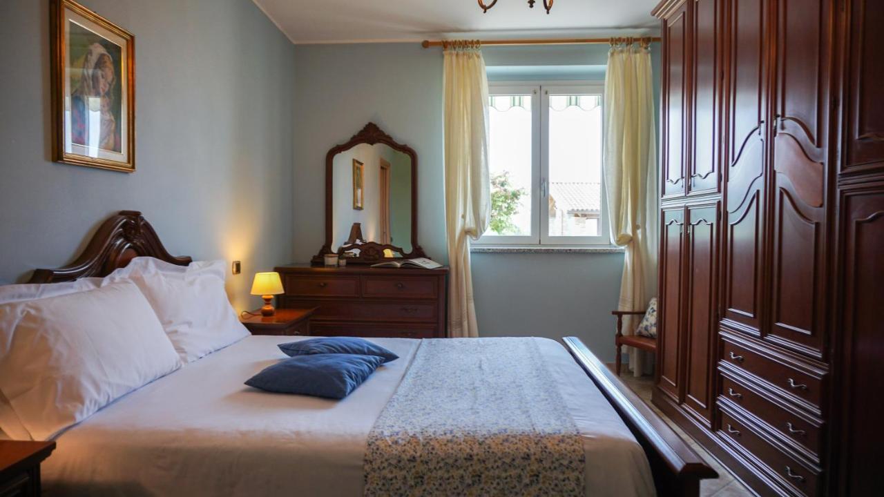 Appartamento Sunny House Diano dʼAlba Esterno foto