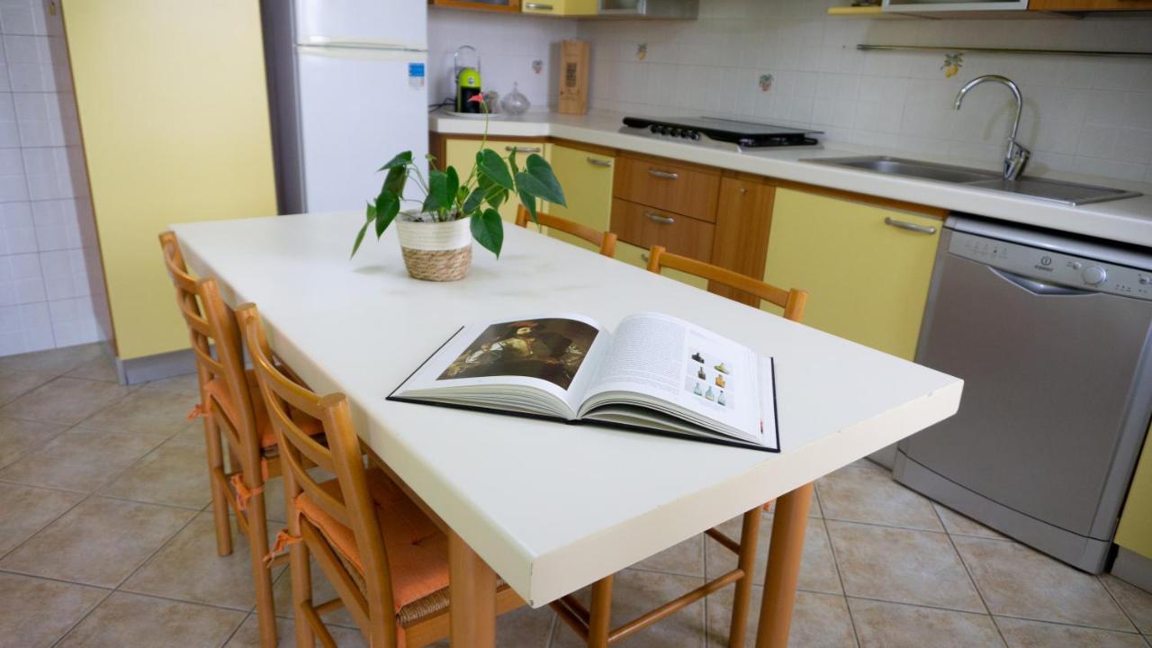 Appartamento Sunny House Diano dʼAlba Esterno foto